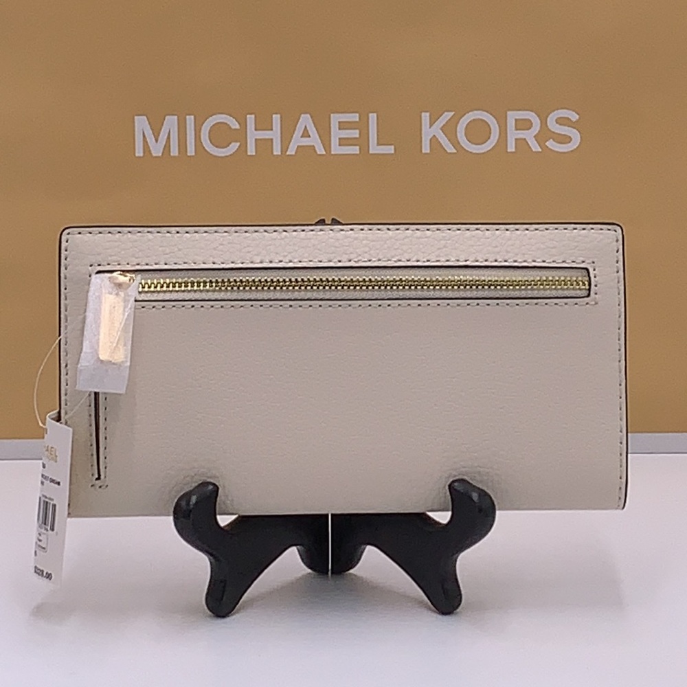 Michael Kors Reed Large
Snap Bifold Wallet Nat / Light Cream Color - Picture 7 of 11